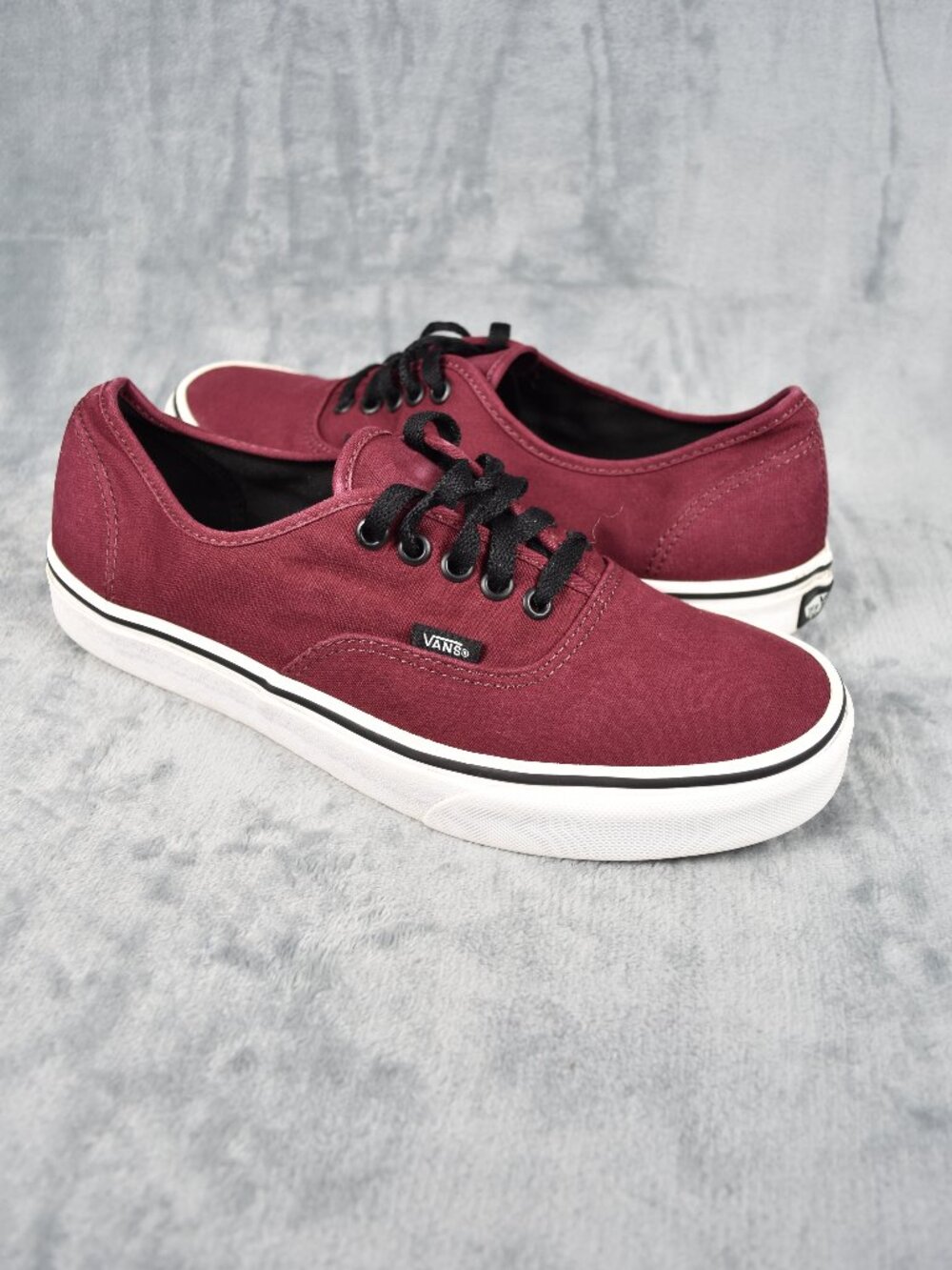 Vans Authentic Port Royale / Burgundy Low-Top Skate Shoe Mens Size 10